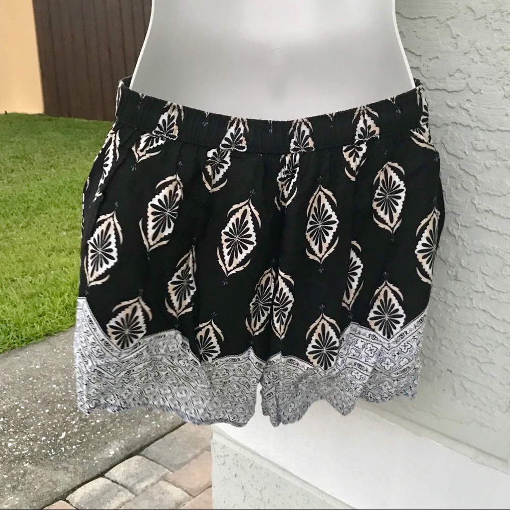 NWOT Abercrombie Shorts - Picture 3 of 6